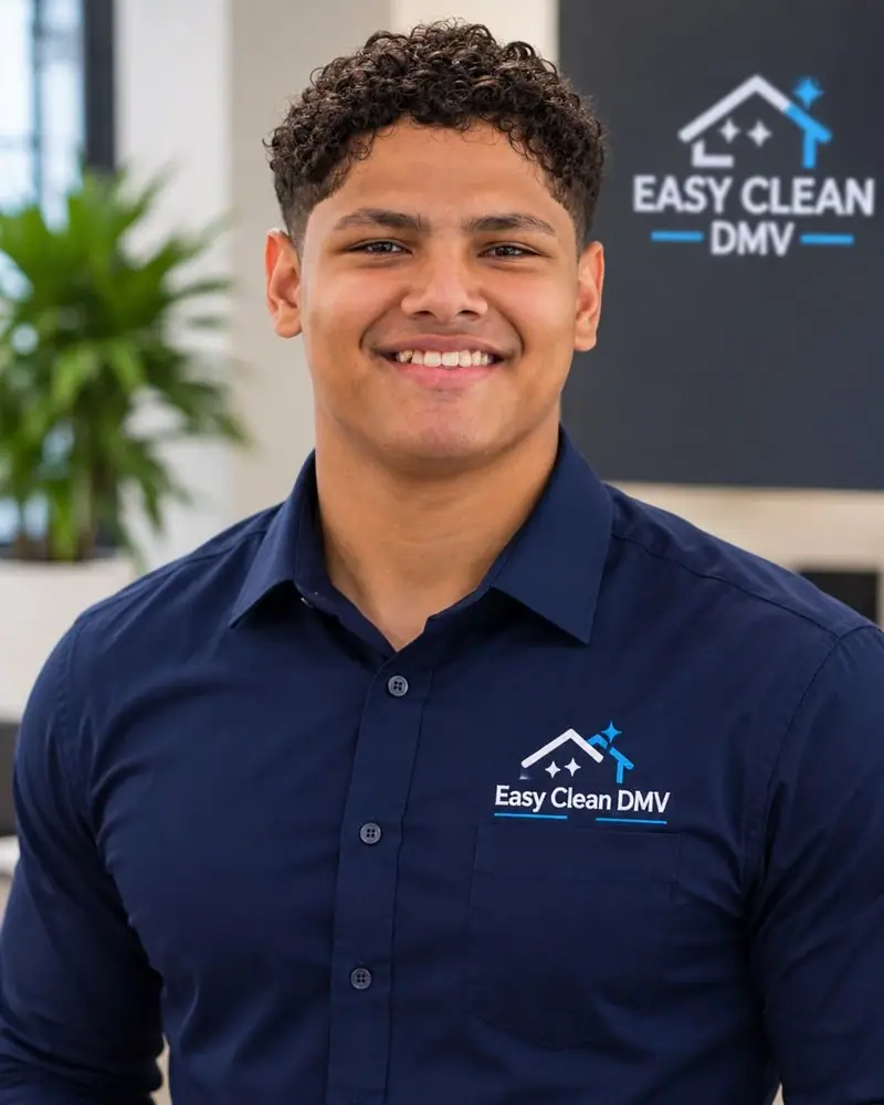 Kaleth Herrera, Social Media Manager at Easy Clean DMV